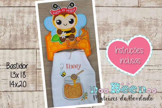 Matriz de Bordado Abelhinha e Pote de Mel - Suporte de Pano de Prato - Projeto ITH