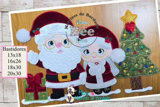 Matriz de Bordado Papai e Mamãe Noel com Árvore de Natal – Projeto ITH