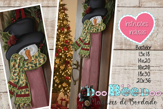 🎄 Matriz de Bordado Boneco de Neve com Cachecol Amarelo Enfeite de Porta – Projeto ITH