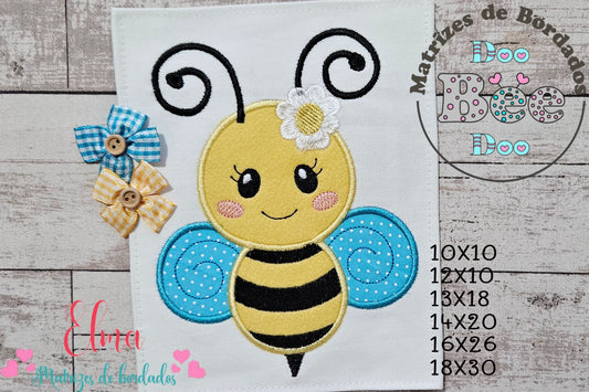 Matriz de Bordado Abelhinha Encantadora com Asas Decoradas – Aplique