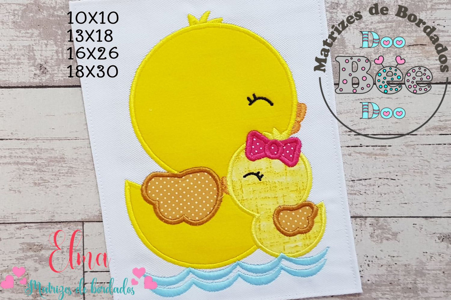 Matriz de Bordado Patinha Mamãe e Filhinha no Lago – Aplique