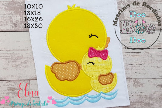 Matriz de Bordado Patinha Mamãe e Filhinha no Lago – Aplique