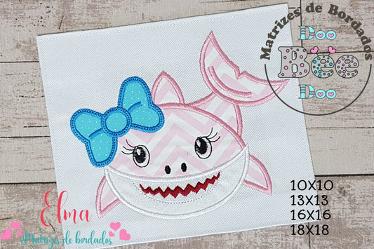 Matriz de Bordado Tubarão Fofinha com Laço – Aplique