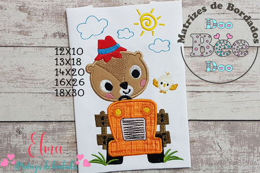 Matriz de Bordado Fazendinha com Esquilo e Trator – Aplique