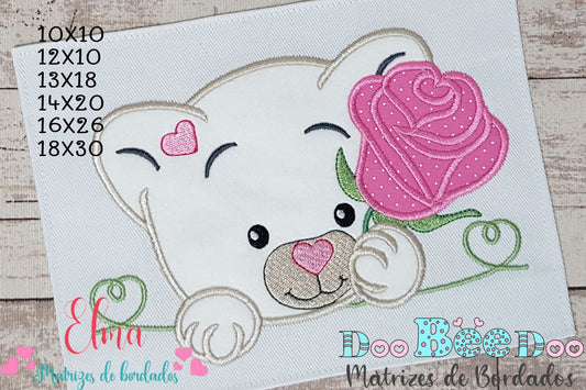 Matriz de Bordado Gatinho com Rosa – Aplique