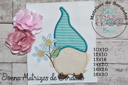 Matriz de Bordado Gnomo com Margaridas – Aplique