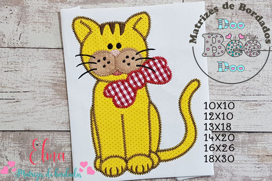 Matriz de Bordado Gatinho com Laço – Aplique Zig Zag