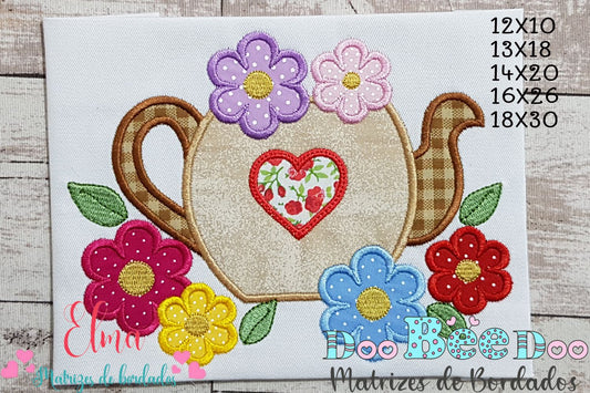 Matriz de Bordado Chaleira Decorada com Flores – Aplique