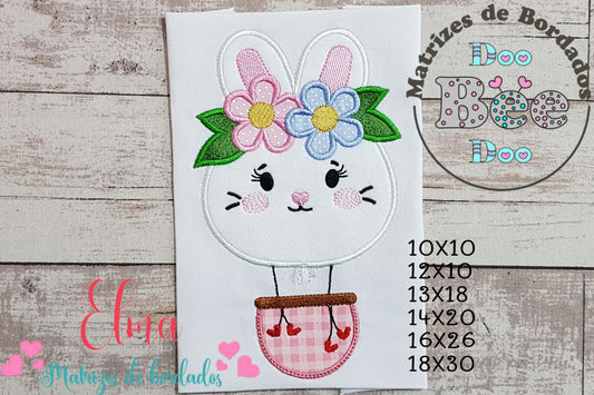 Matriz de Bordado Coelhinha com Flores no Balão – Aplique