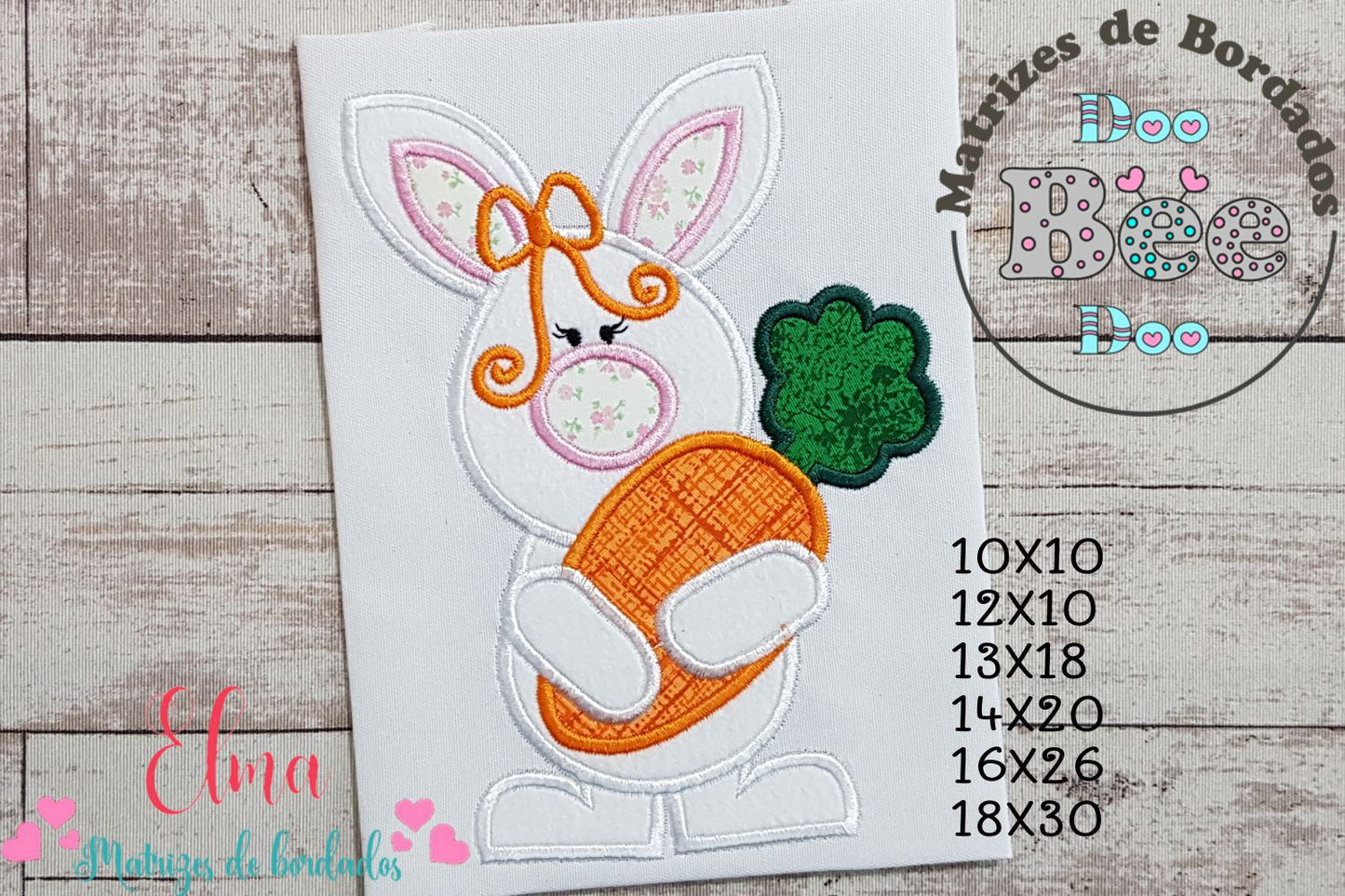Matriz de Bordado Coelha Charmosa com Cenoura – Aplique